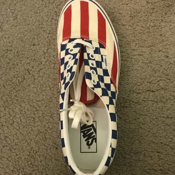 NEW Vans Red striped Blue checker - Picture 3 of 3